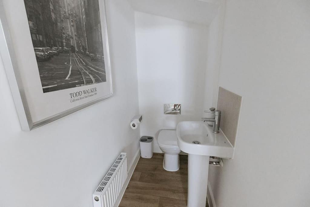 Bobbin Row - Grade 2 Listed Property With A Beautiful Design With Access To Leeds Leeds  Exteriör bild